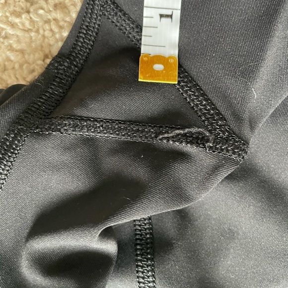 Lululemon High Rise Wunder Under Crop Size 6 - Picture 8 of 9